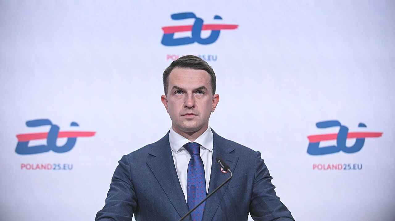 Адам Шлапка, речник уряду Польщі, під час заяви для журналістів про напади на українців