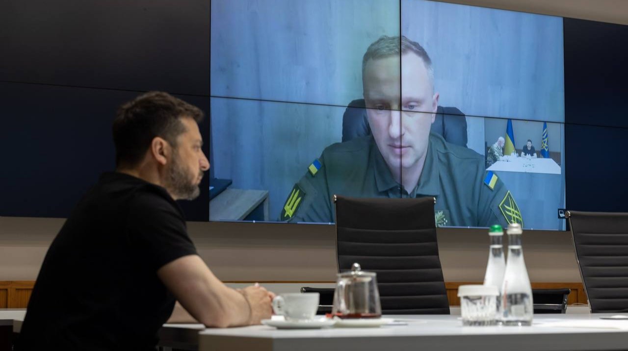 Володимир Зеленський під час онлайн-зустрічі з командирами корпусів
