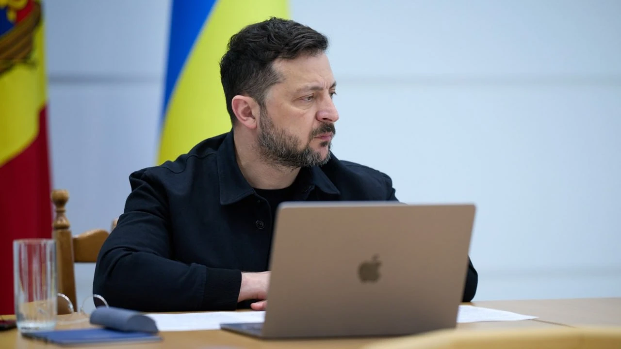 Володимир Зеленський та ілюстративне фото системи Patriot