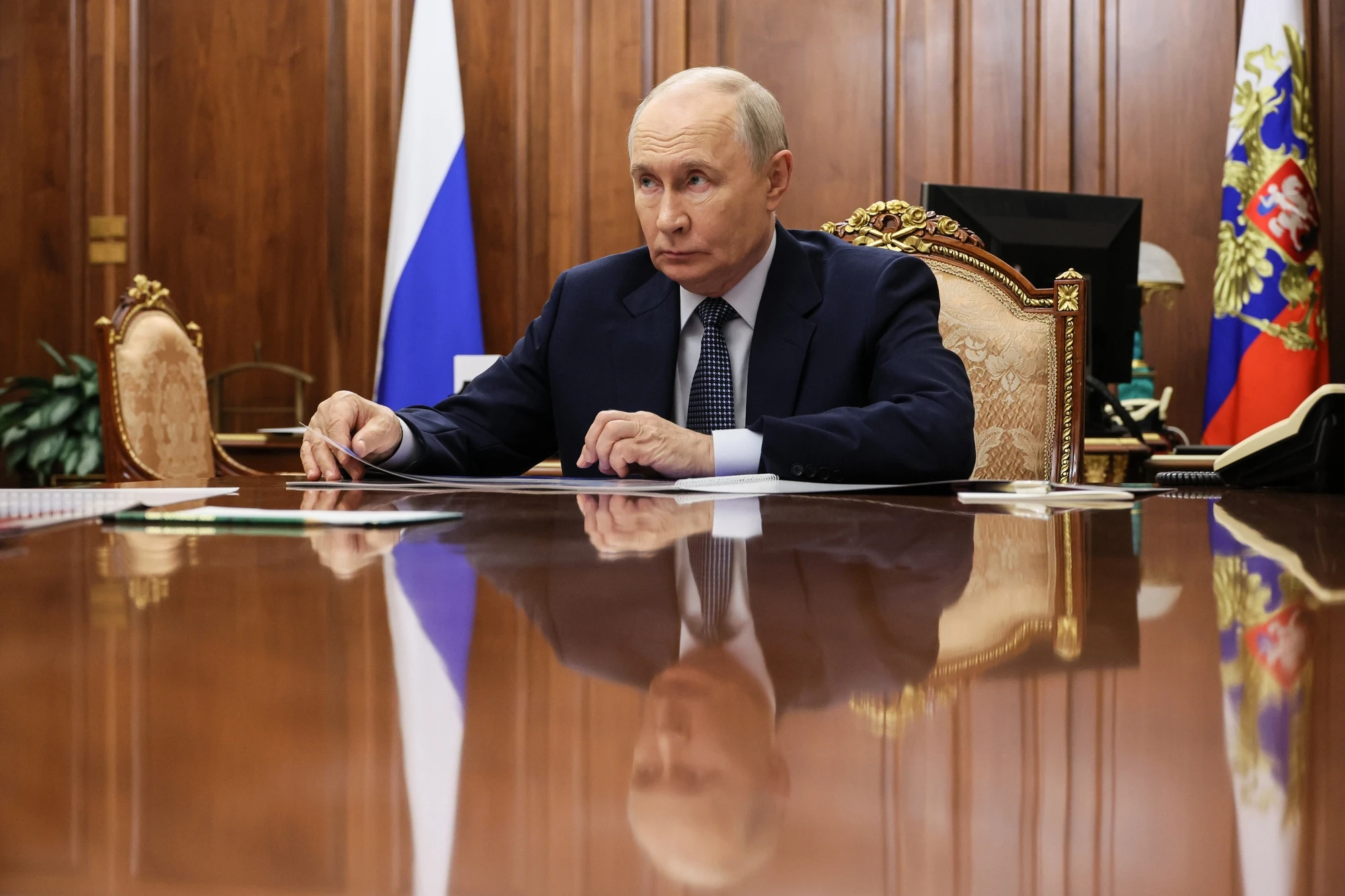 Володимир Путін на тлі публікації Financial Times про енергетичне перемир'я