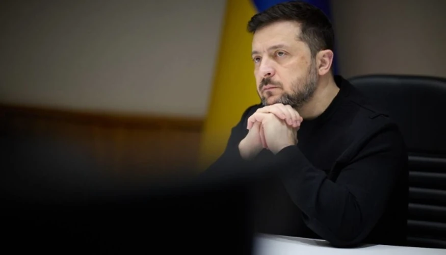 Володимир Зеленський під час вечірнього відеозвернення, оприлюдненого у Фейсбуці.