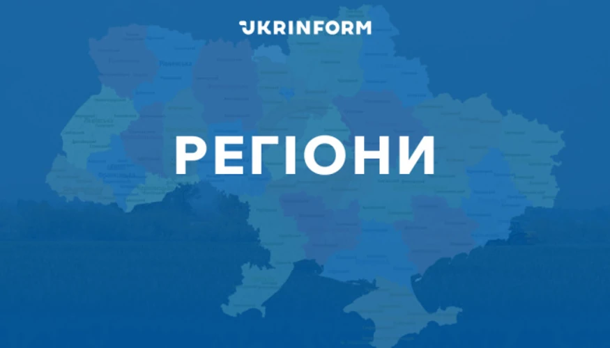 Вінниччина — нічне місто із вказівниками часу, що символізують зміну комендантської години