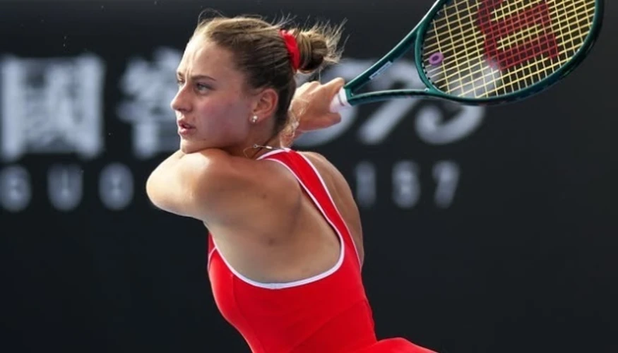 Марта Костюк під час матчу проти Людмили Самсонової на турнірі WTA 500 у Гвадалахарі