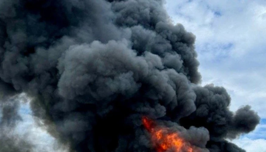 Зарево від пожежі в районі Волгоградського НПЗ та ВАТ «Каустик»