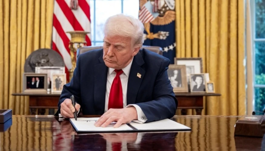 Підписання указу президентом США Дональдом Трампом у штаті Небраска