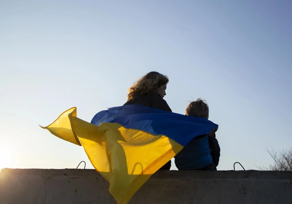 Інфографіка з відсотками відповідей на запитання про готовність терпіти війну